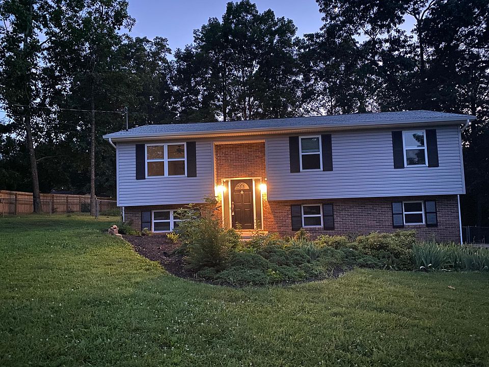 1st image of 209 Dorcee Ln