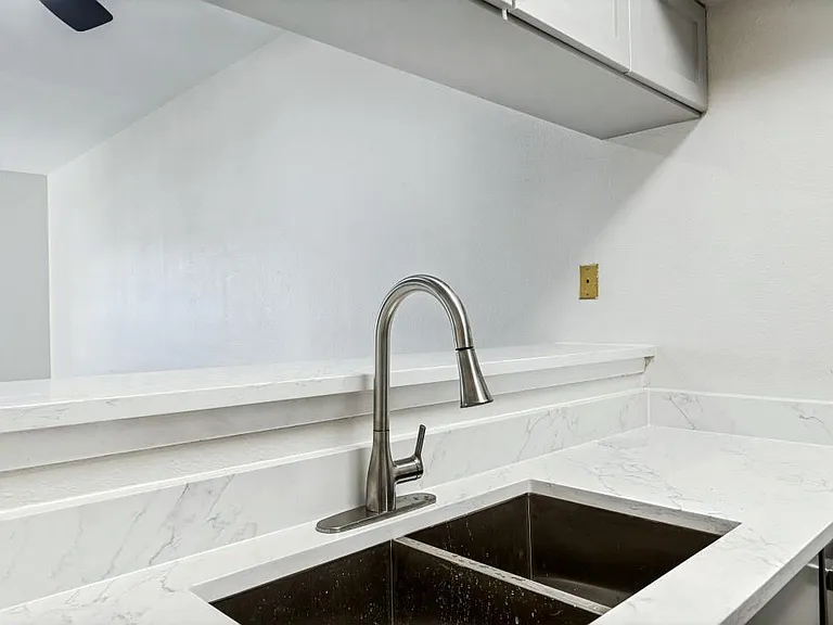 2626 Holly Hall St #605 — Photo 8
