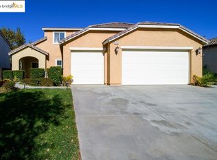 1350 Mistletoe Dr, Beaumont, CA 92223