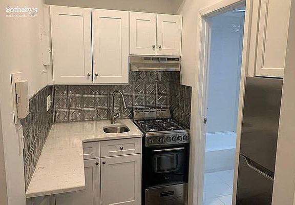 4th image of 146 W 95th St #4