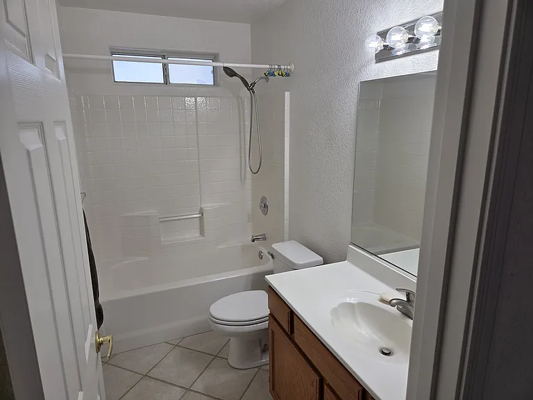 3212 Silversmith Dr — Photo 2