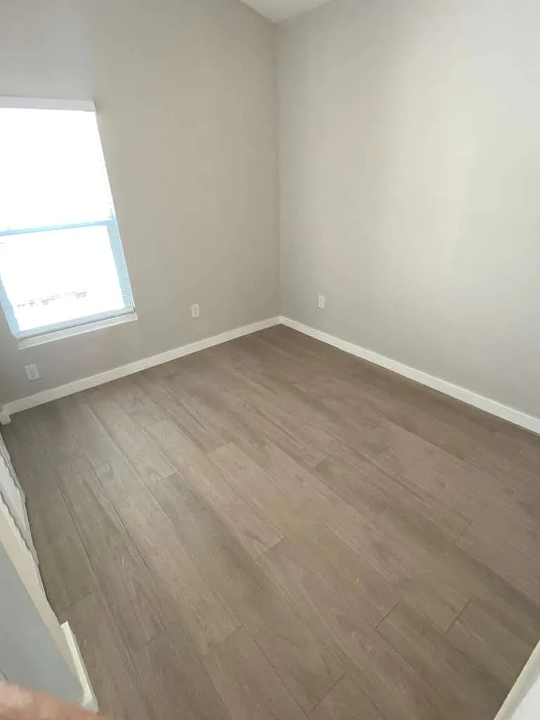 2 bed, 700 sqft, $1,995 — Photo 4