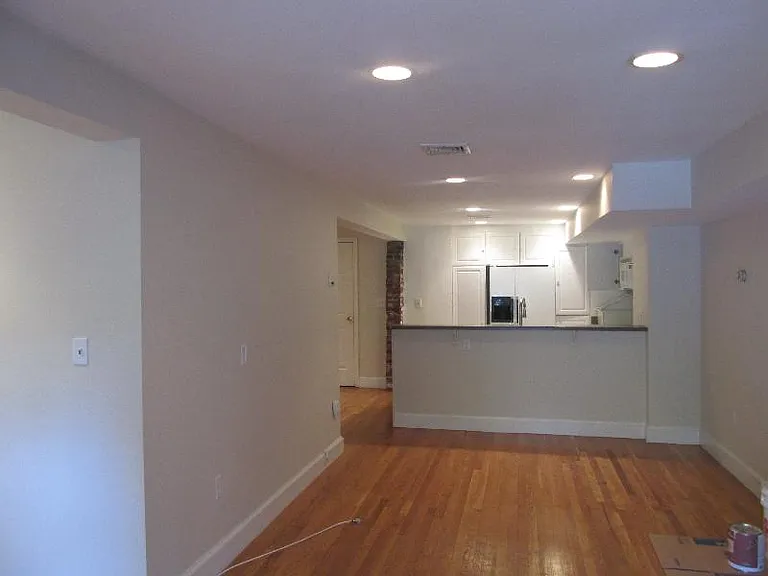 221 W Newton St #1 — Photo 23