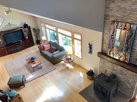 4th image of 2020 Bramblewood Dr