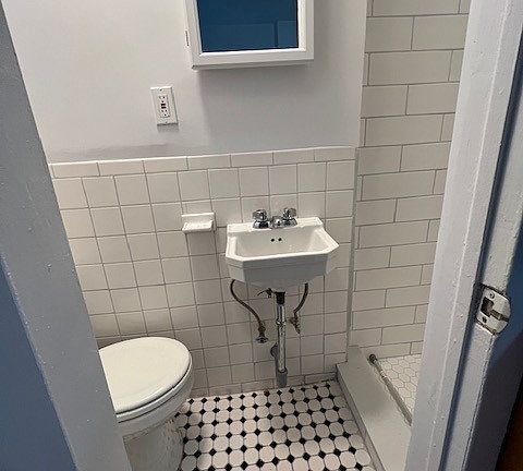 5th image of 1873 2nd Ave APT 9
