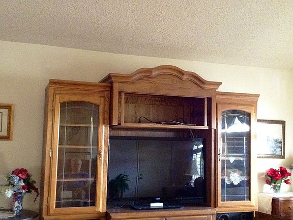 Ent Ctr & Speakers to stay  