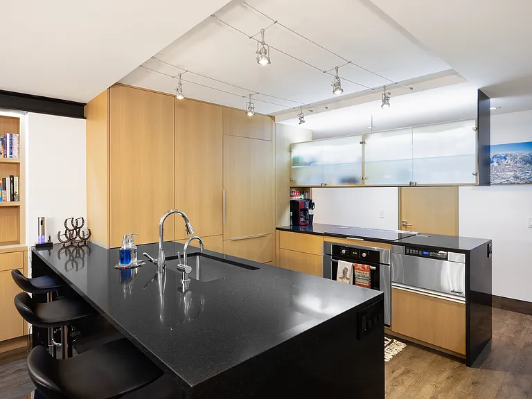700 S Monarch St #202 — Photo 10