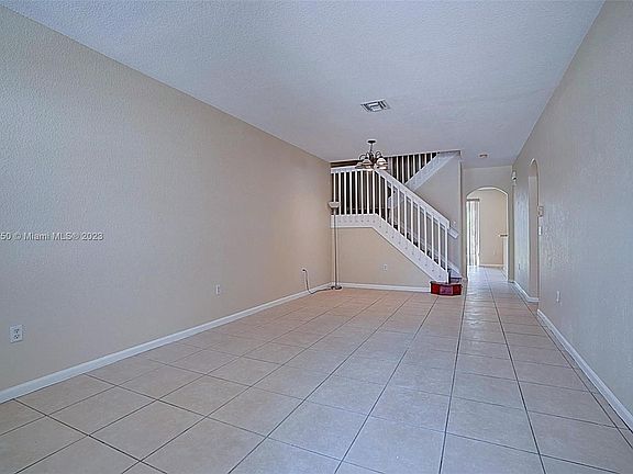4th image of 2546 SW 85th Ave #106