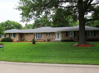2144 Meadow Brook Rd, Davenport, IA 52807