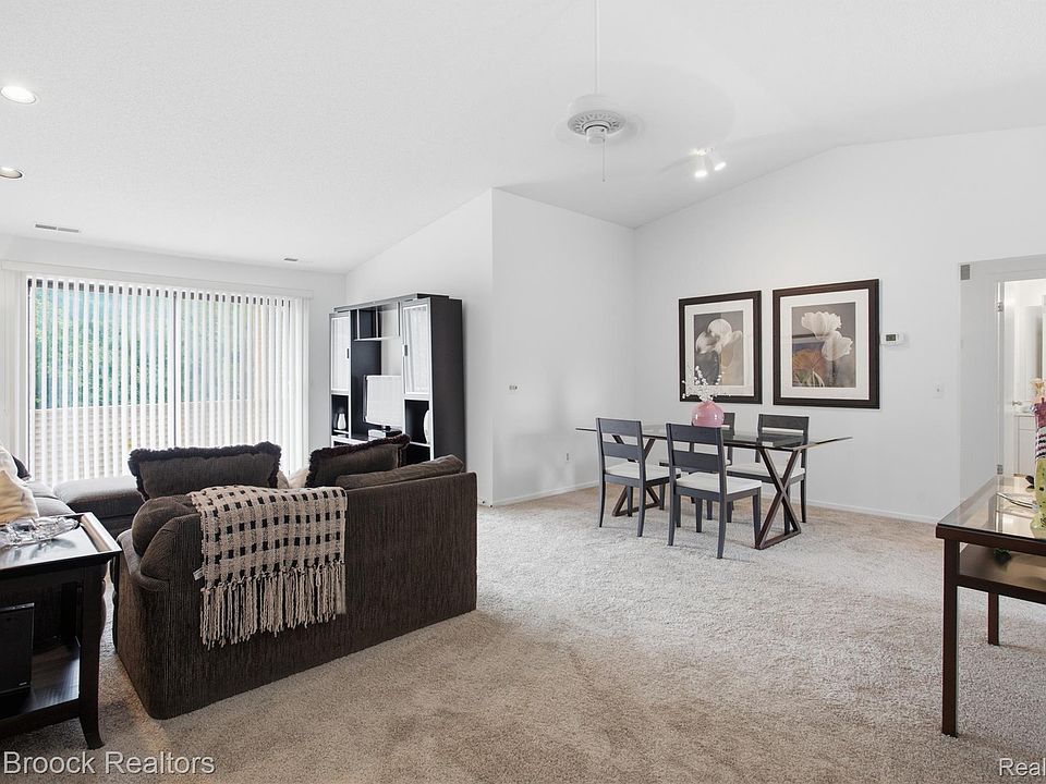 6580 Ridgefield Cir Apt 203, photo 6
