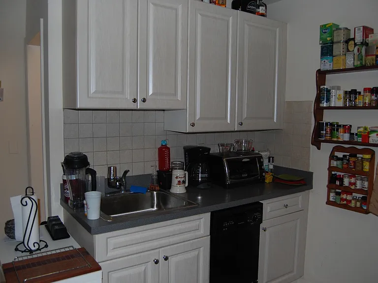 106 11th St #3 — Photo 2