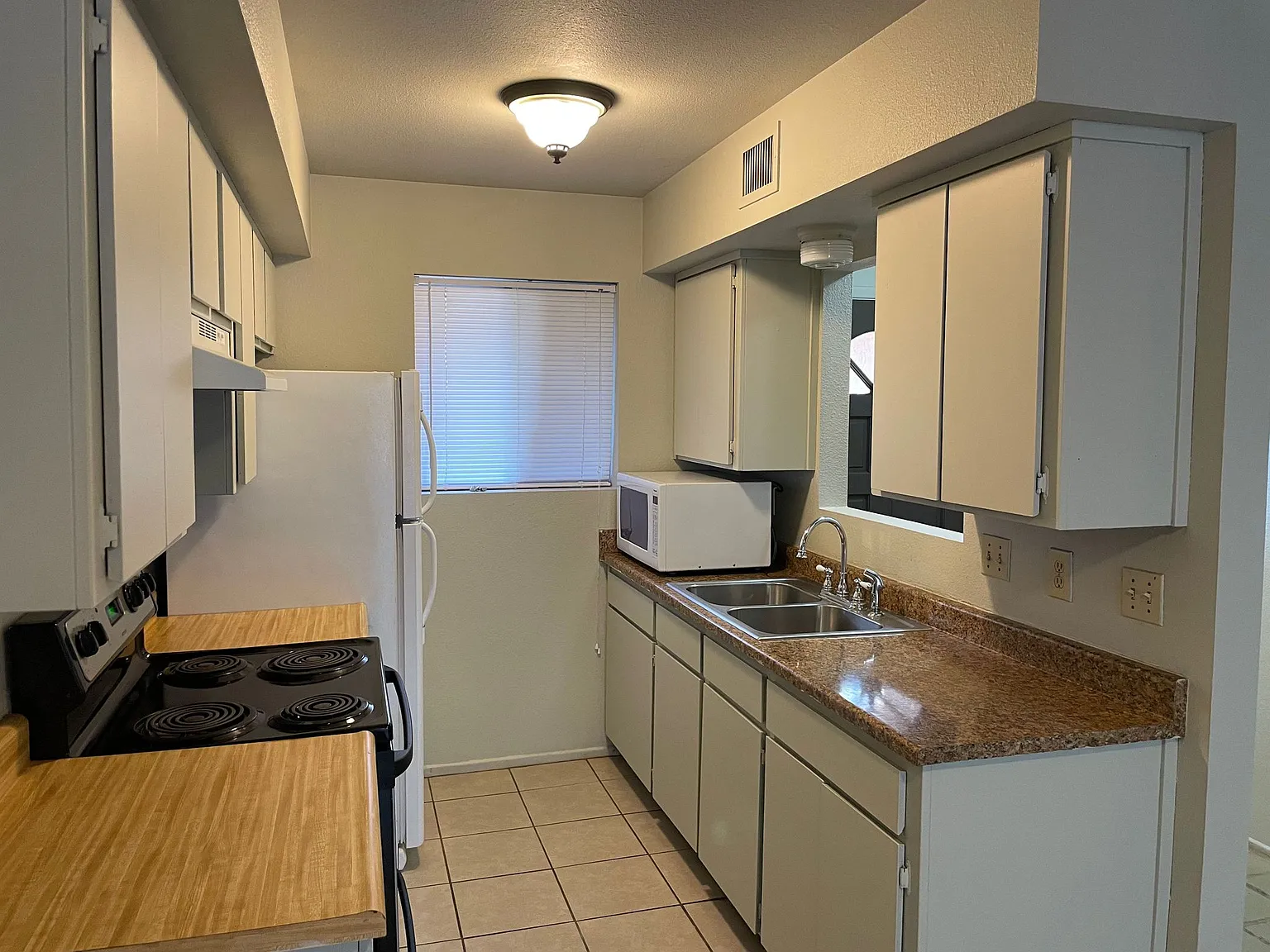 2 bed, 750 sqft, $800 — Photo 3
