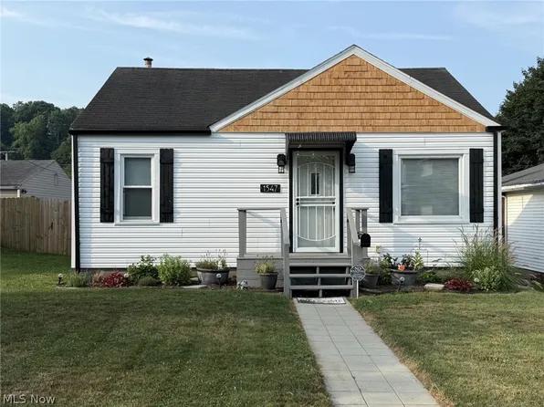 1547 Hay Ave, Coshocton, OH 43812
