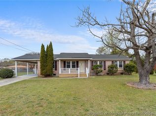 825 Bronco Ln, Fayetteville, NC 28303