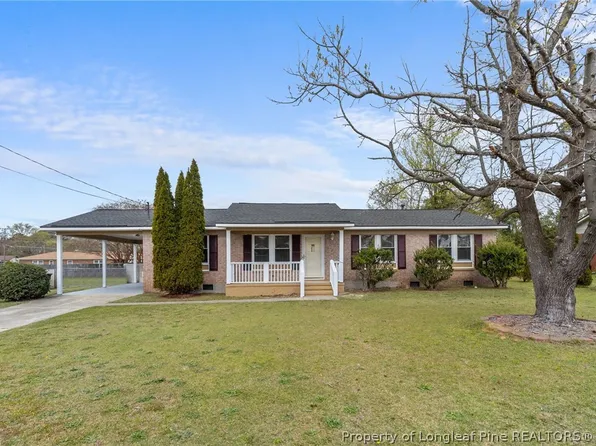825 Bronco Ln, Fayetteville, NC 28303