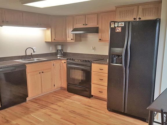 2nd image of 191 Red Oak Ln