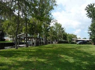 137 Ganey Ln, Satsuma, FL 32189