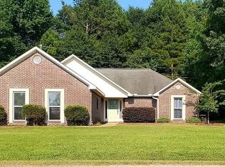 90 N Perkins Rd, Caledonia, MS 39740