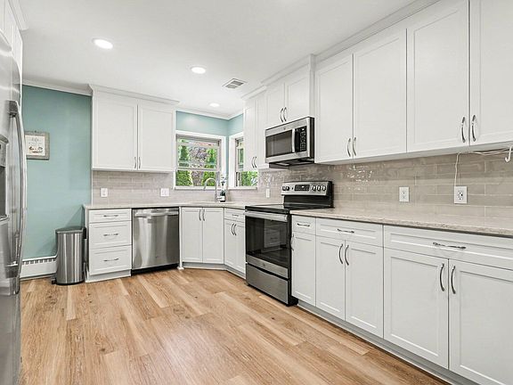 4th image of 1829 Woodward Ave SE