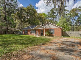 1008 Lake Dr, Midway, GA 31320