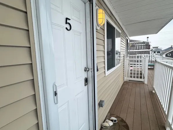 12 Atlantic Ave #5, Hampton, NH 03842