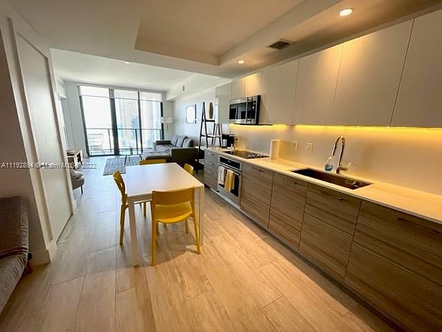 1st image of 121 NE 34th St #2606
