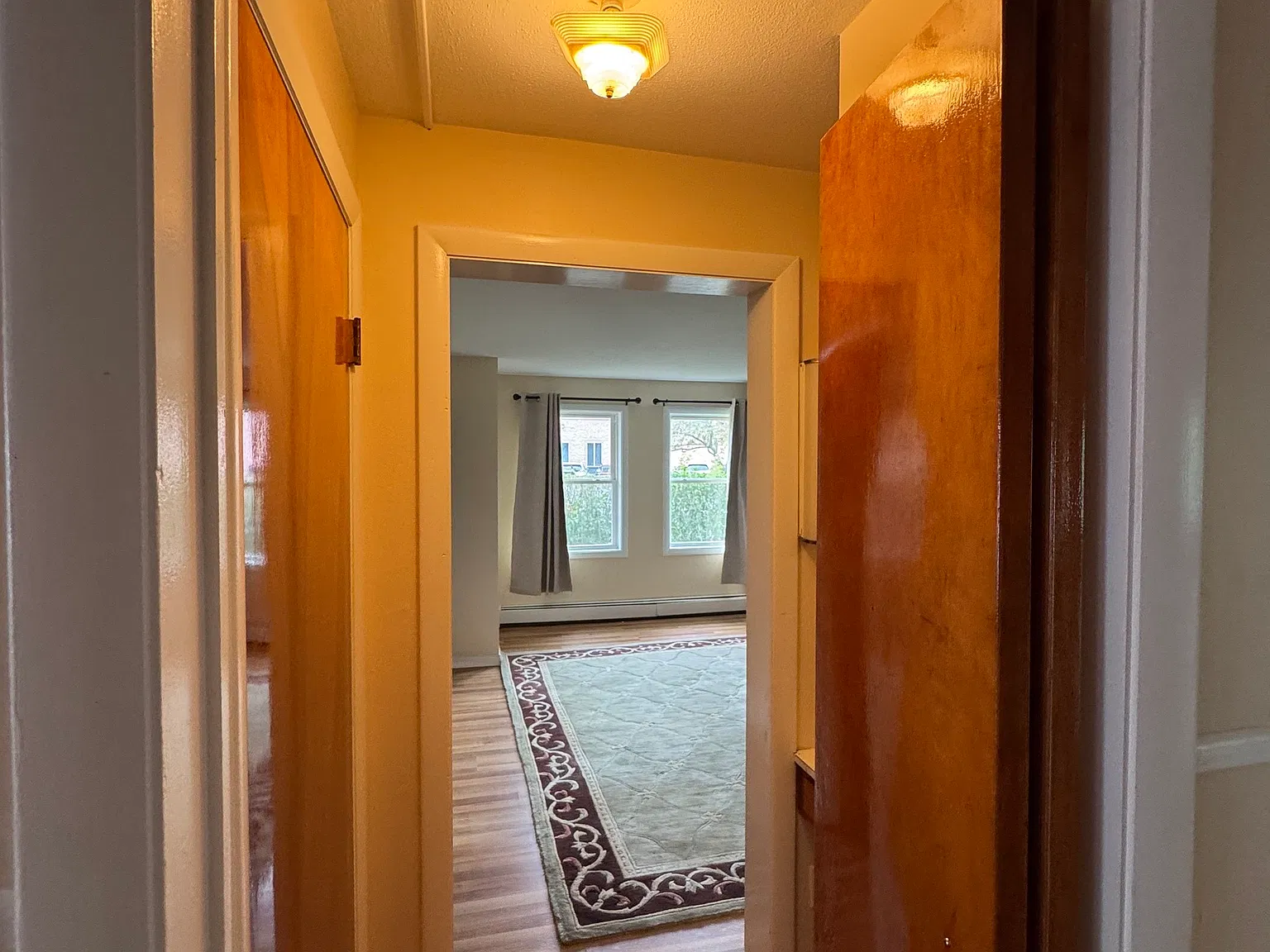 1 bed, 1.0 bath, 2249 sqft, $1,600 — Photo 4
