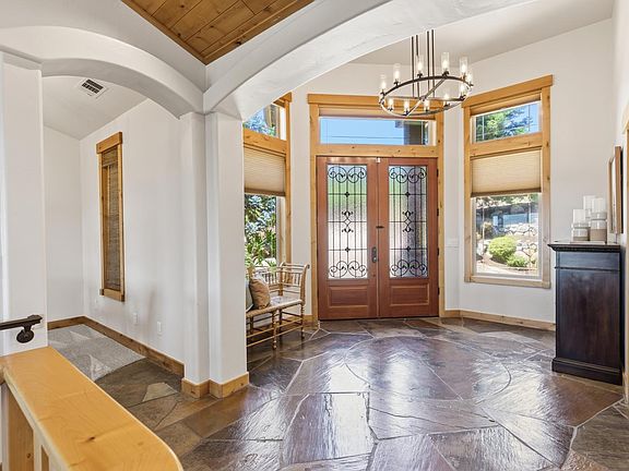 3rd image of 609 Lakeridge Dr