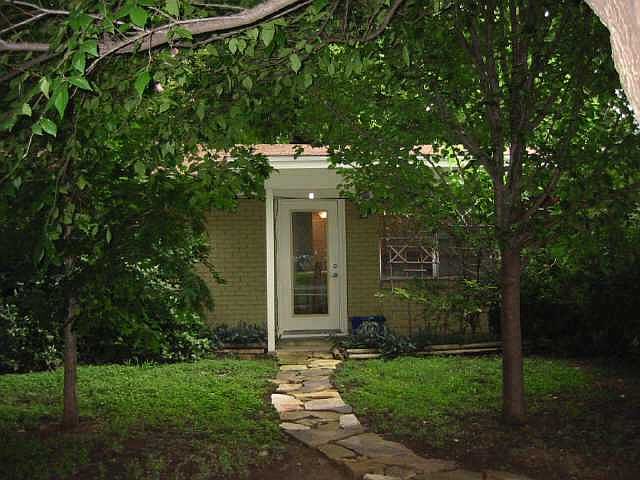 1st image of 1901-B Fairlawn Ln