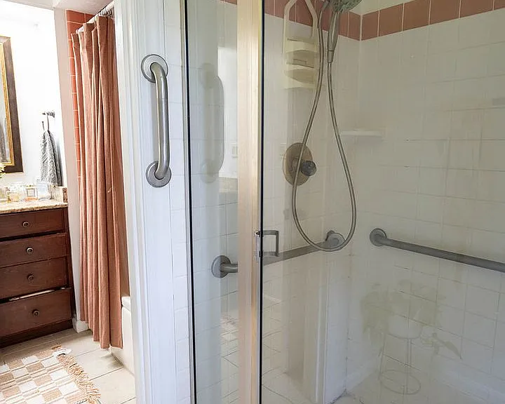 3724 Longchamp Cir — Photo 24