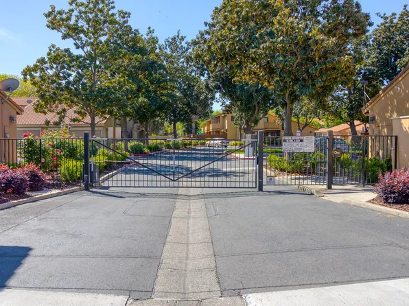 1236 W Roseburg Ave APT B, Modesto, CA 95350