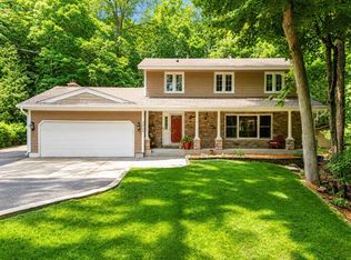 3924 Tonkawood Rd, Minnetonka, MN 55345