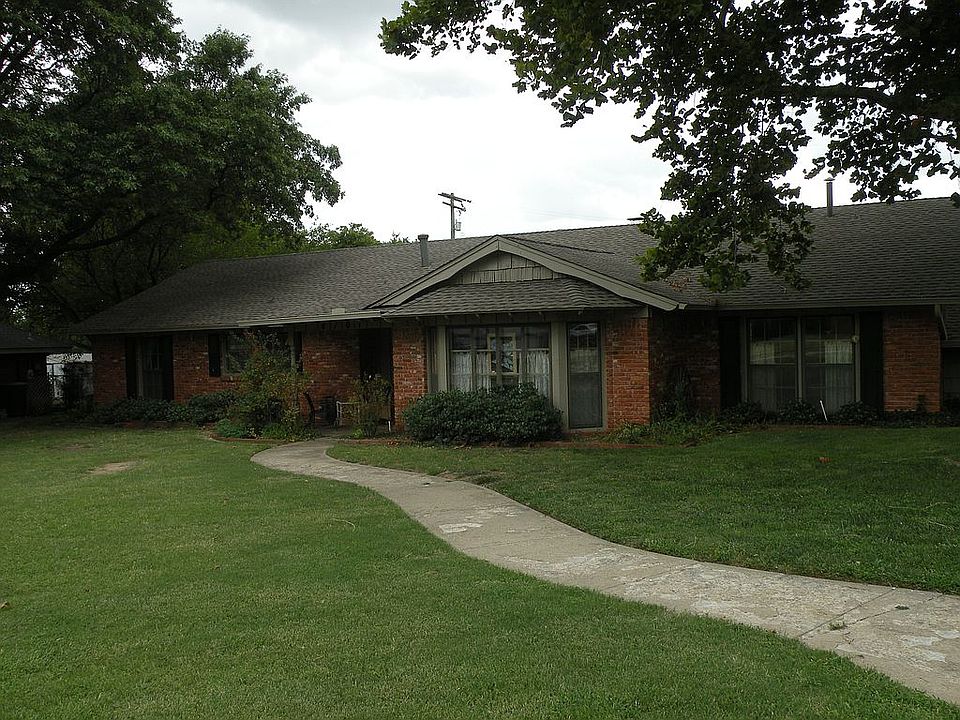 4701 Larissa Lane/Baldwin Es