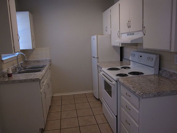 3rd image of 2407 13th Ave #20