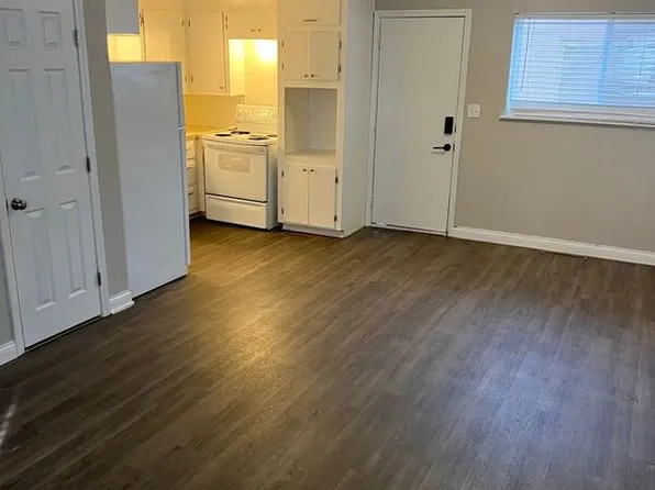 2929 E University St APT 8, Springfield, MO 65804