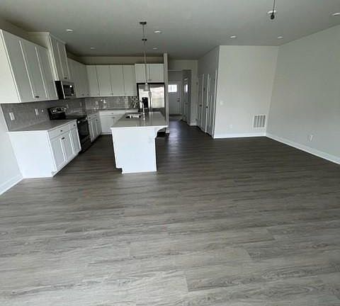 3rd image of 219 Pryor Dr
