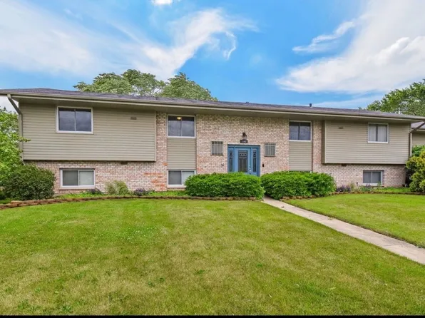 1342 S 14th St APT A2, St Charles, IL 60174