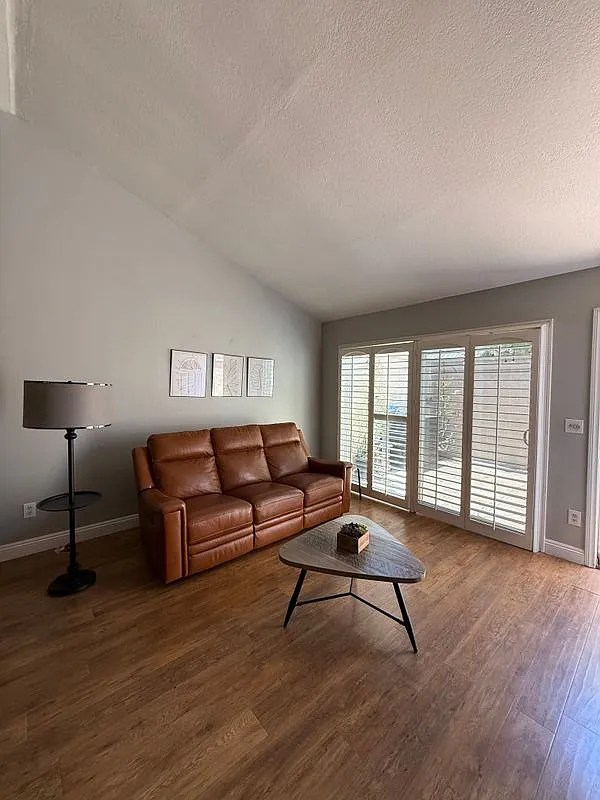 1 bed, 1.0 bath, 756 sqft, $2,600 — Photo 3