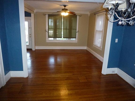 3rd image of 609 Poplar St W