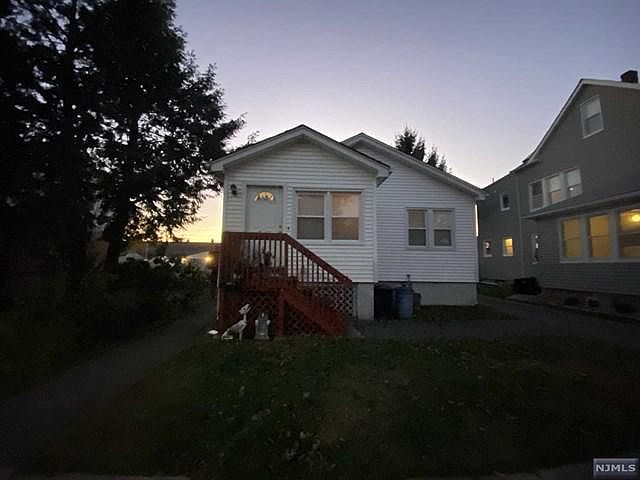 1st image of 2-30 Hartley Pl Unit B