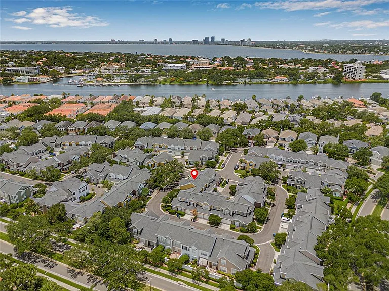 313 Inner Harbour Cir — Photo 43