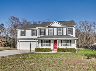 565 Old Castle Dr, Randleman, NC 27317
