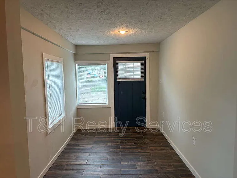 422 Iowa St — Photo 7