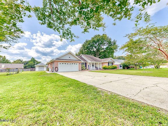 4th image of 101 Hilltop Dr