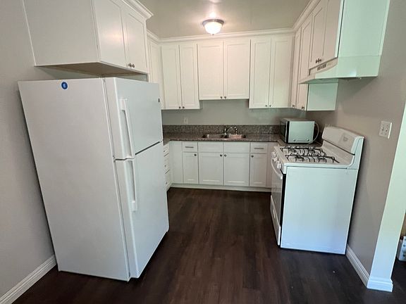 5th image of 819 E 4th St APT 4