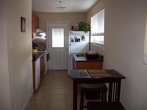 4th image of 436 39th St