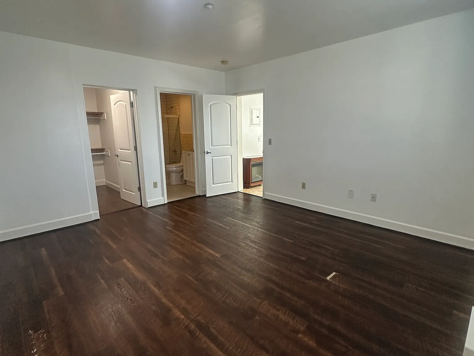 1 bed, 800 sqft, $1,800 — Photo 3
