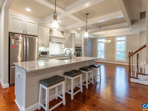 5th image of 1405 Terrace Ln