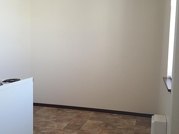 3rd image of 540 4th St APT 6