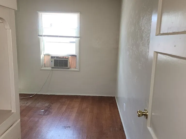 1605 Saint Clair St — Photo 19